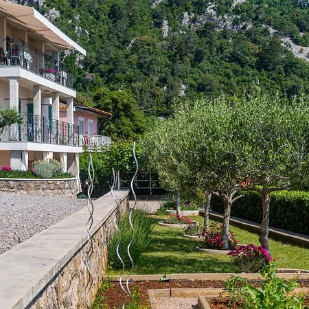 Apartman By The Sea Medveja, Opatija - 7720 *